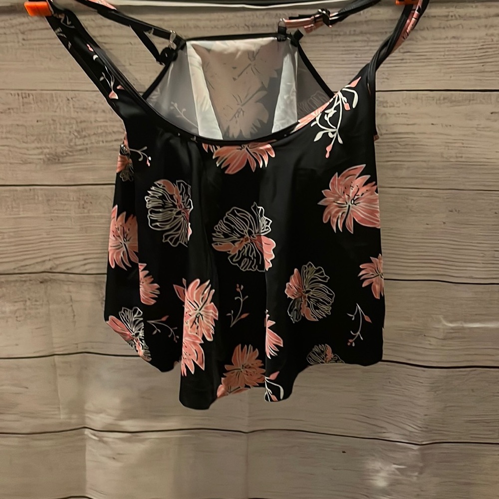 Women’s Pink/Black flower swimsuit top